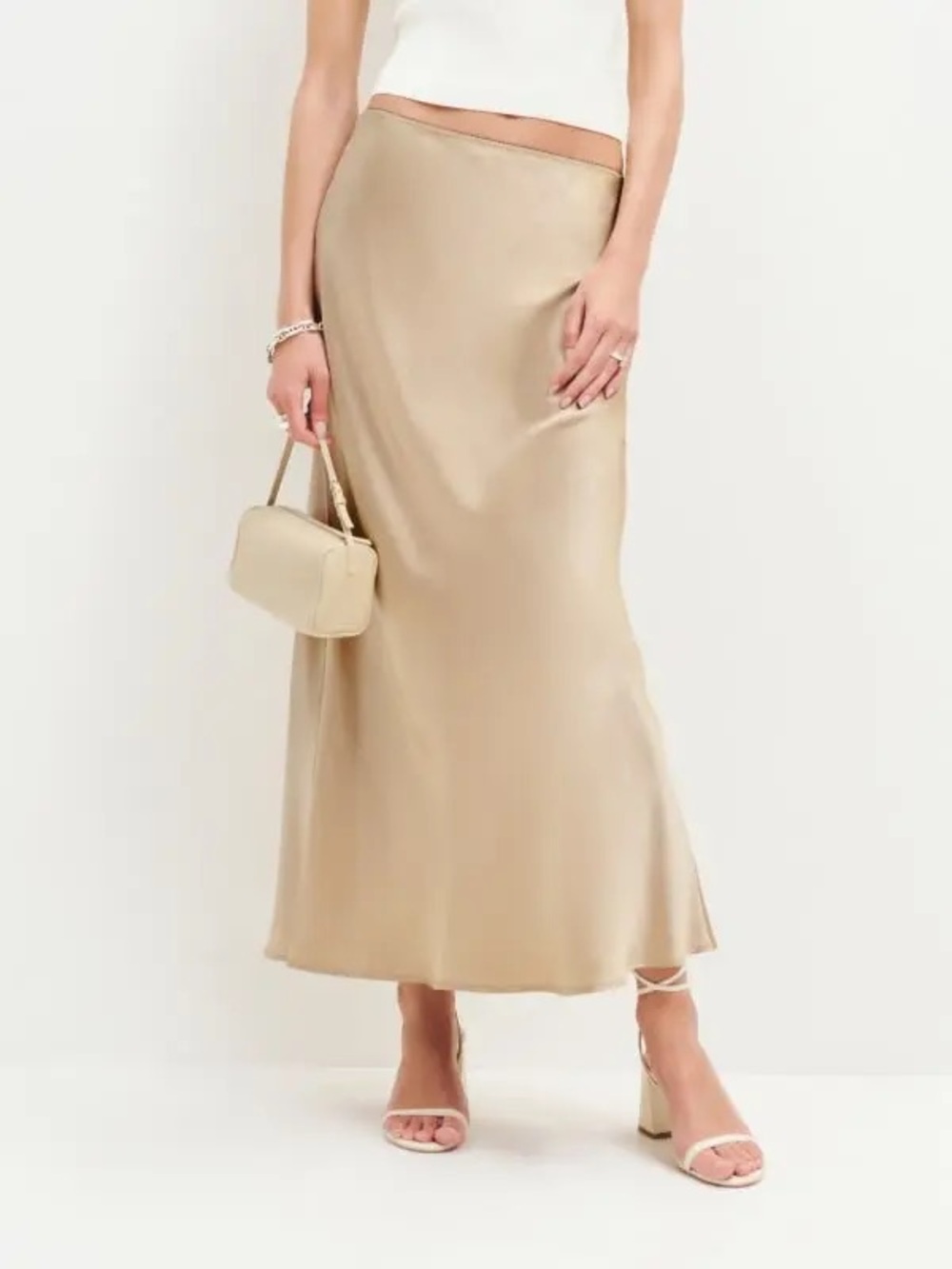 Reformation Layla Silk Skirt in Sand Size 4 - Picture 7 of 9